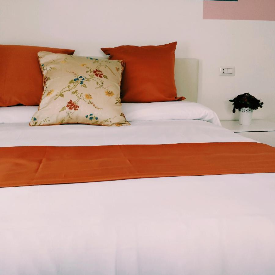 ลา ช็องบร์ Bed & Breakfast เนเปิลส์ ภายนอก รูปภาพ