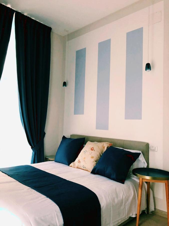 ลา ช็องบร์ Bed & Breakfast เนเปิลส์ ภายนอก รูปภาพ