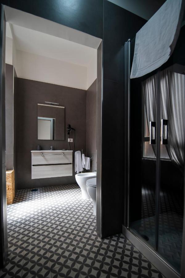 ลา ช็องบร์ Bed & Breakfast เนเปิลส์ ภายนอก รูปภาพ