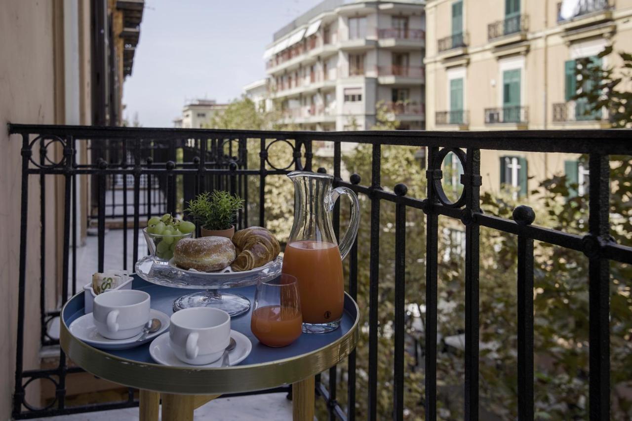 ลา ช็องบร์ Bed & Breakfast เนเปิลส์ ภายนอก รูปภาพ