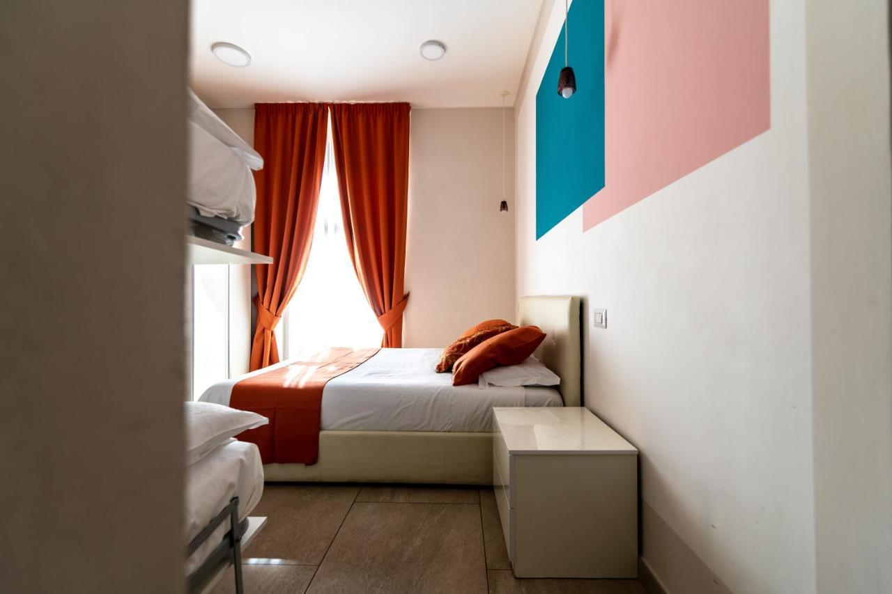 ลา ช็องบร์ Bed & Breakfast เนเปิลส์ ภายนอก รูปภาพ
