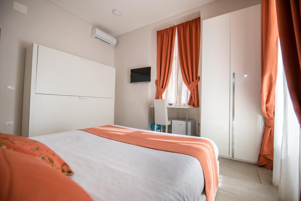 ลา ช็องบร์ Bed & Breakfast เนเปิลส์ ภายนอก รูปภาพ