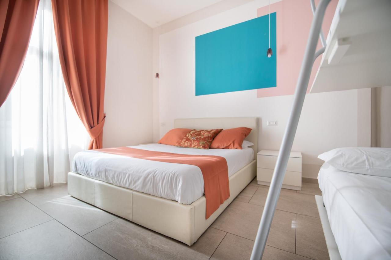 ลา ช็องบร์ Bed & Breakfast เนเปิลส์ ภายนอก รูปภาพ