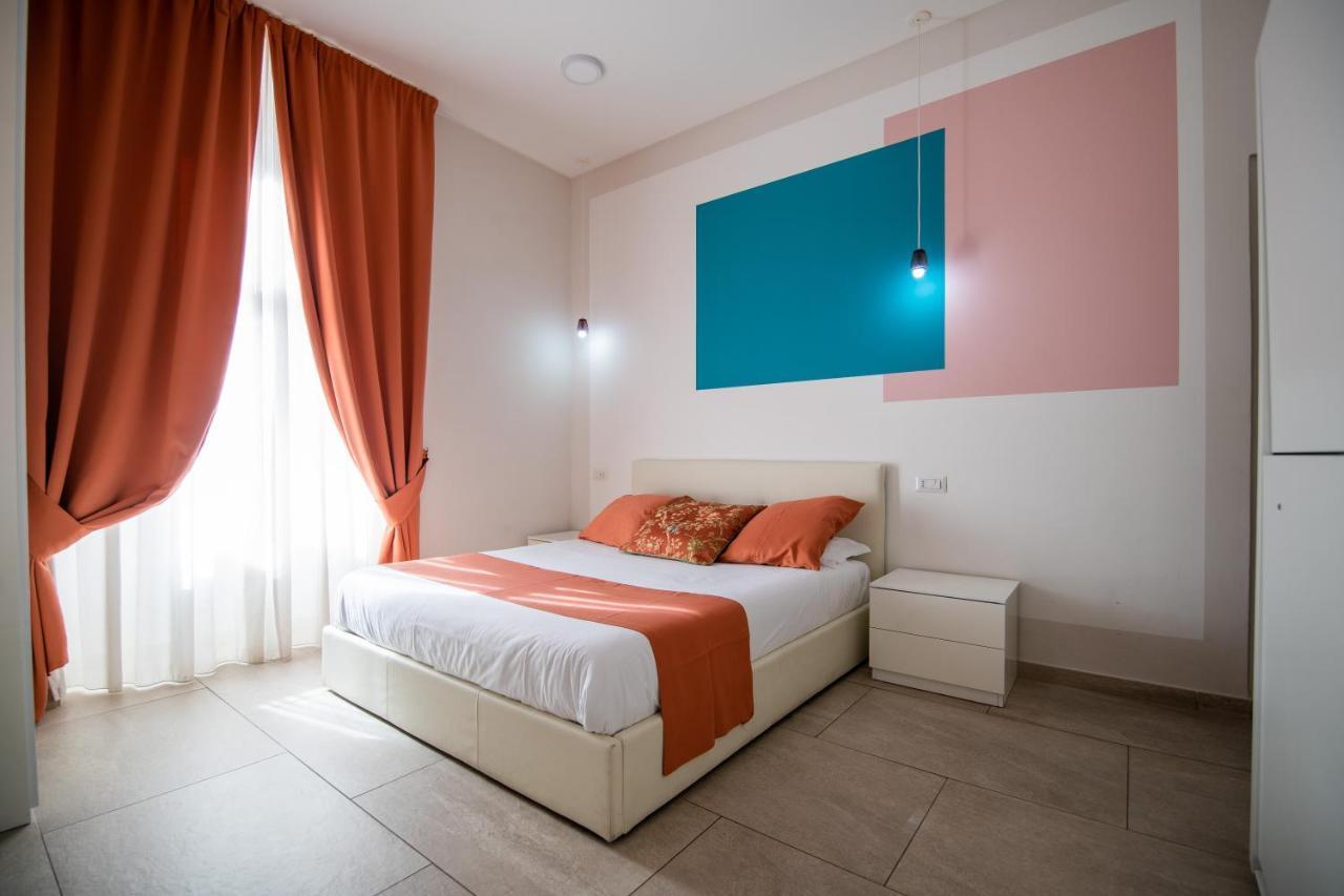 ลา ช็องบร์ Bed & Breakfast เนเปิลส์ ภายนอก รูปภาพ
