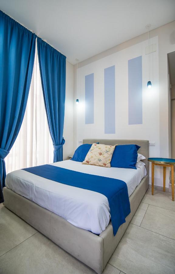 ลา ช็องบร์ Bed & Breakfast เนเปิลส์ ภายนอก รูปภาพ